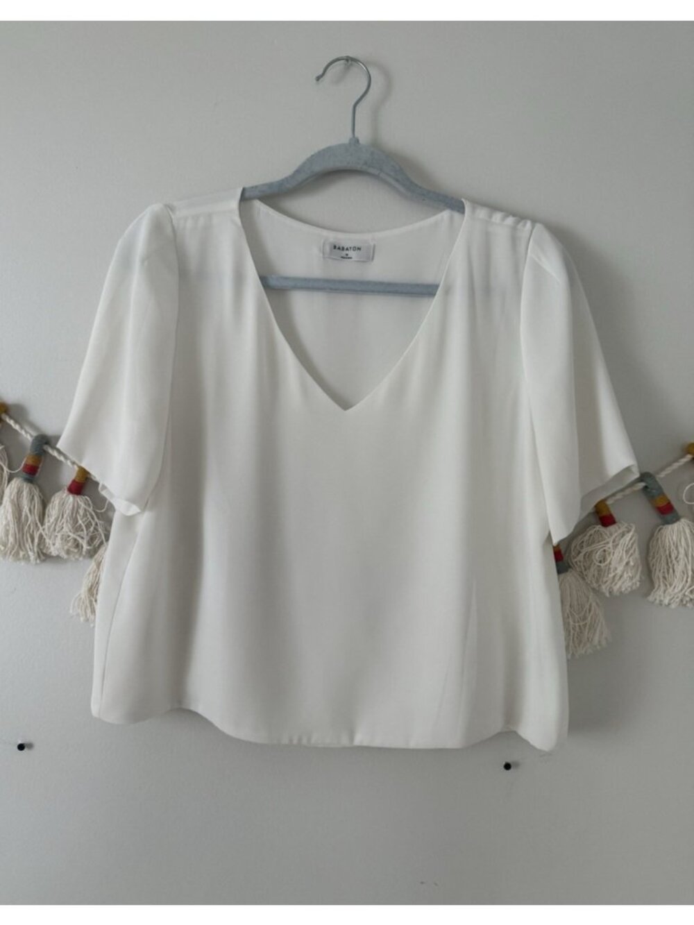 Aritzia Babaton Randy Drapey V-neck Short Sleeve Top Minimalist Modest Basics M